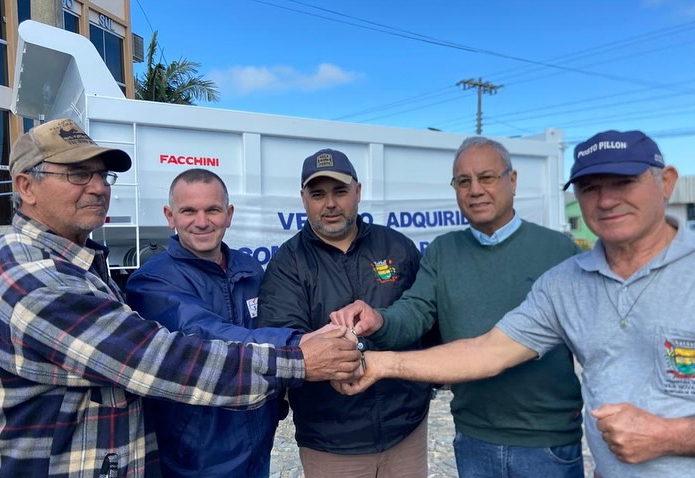 Mais uma conquista que reforça a frota da Secretaria de Obras e garante mais desenvolvimento para Vila Nova do Sul!